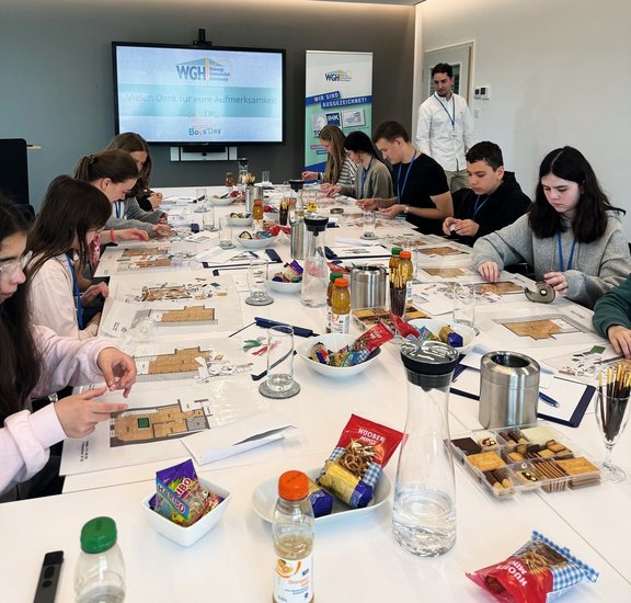 Gemeinsame Gruppenarbeit bei der WGH am Zukunftstag