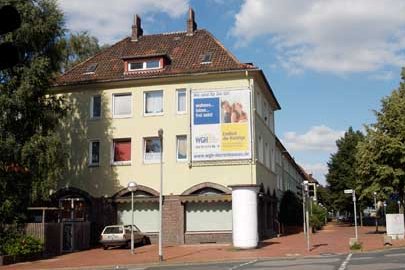 Kastanienplatz 2, 4