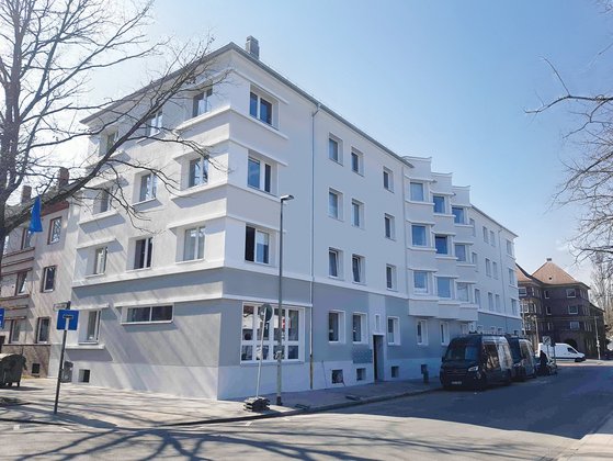 Saniertes Gebäude: Ansicht über Eck